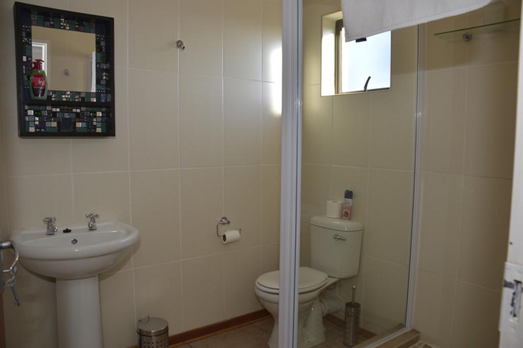 Two Bells Guest House Блумфонтейн Номер фото